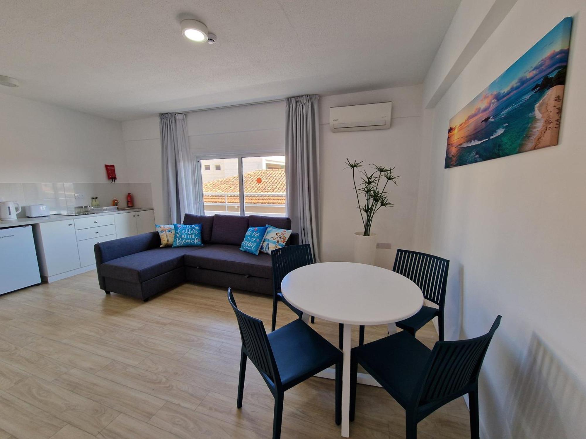 Kitieos Central Apts 100M From Finikoudes Beach Ларнака Экстерьер фото