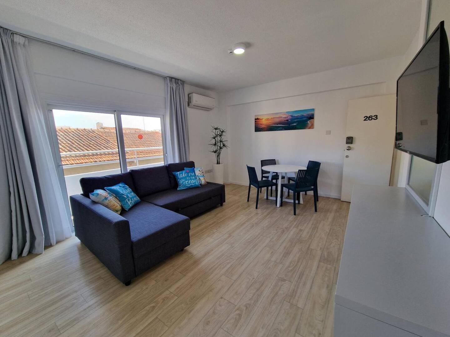 Kitieos Central Apts 100M From Finikoudes Beach Ларнака Экстерьер фото
